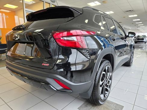 New 2025 Chevrolet Trax RS w/ Sunroof Package image 25