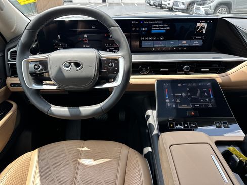 Used 2025 INFINITI QX80 Sensory AWD/4WD image 17