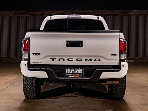 Used 2021 Toyota Tacoma TRD Off-Road w/ Technology Package image 7