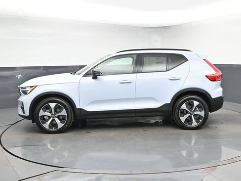 New 2026 Volvo XC40 B5 Plus w/ Protection Package Premier AWD/4WD image 6