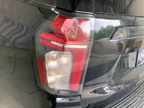 Used 2021 Chevrolet Tahoe RST w/ Luxury Package AWD/4WD image 13