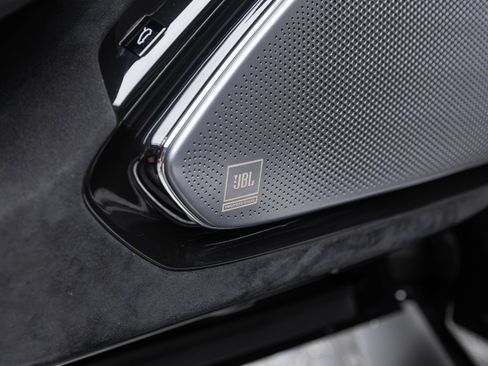 Used 2025 Ferrari Roma Spider RWD image 32