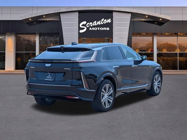 Used 2024 Cadillac Lyriq Luxury w/ LPO, Floor Liner Package AWD/4WD image 5