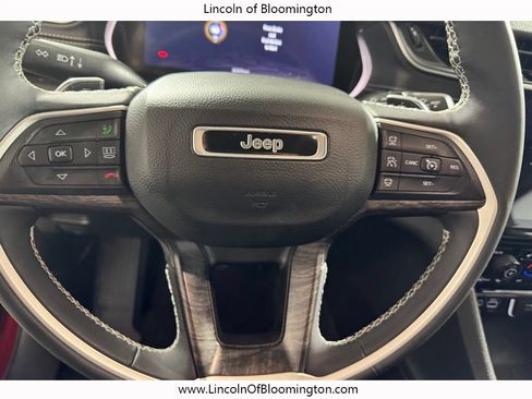 Used 2023 Jeep Grand Cherokee Limited w/ Luxury Tech Group II AWD/4WD image 17
