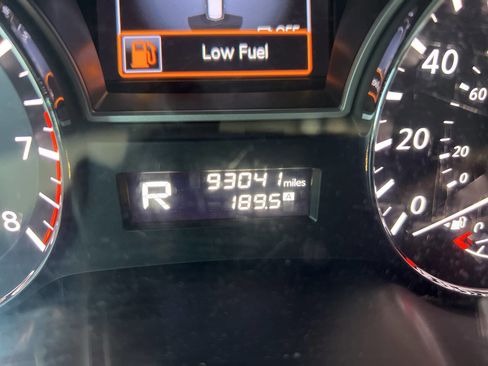 Used 2015 Nissan Pathfinder SV AWD/4WD image 20