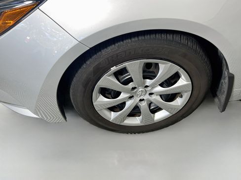 Used 2025 Toyota Corolla LE FWD image 14