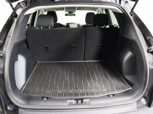 Used 2021 Ford Escape SE image 18