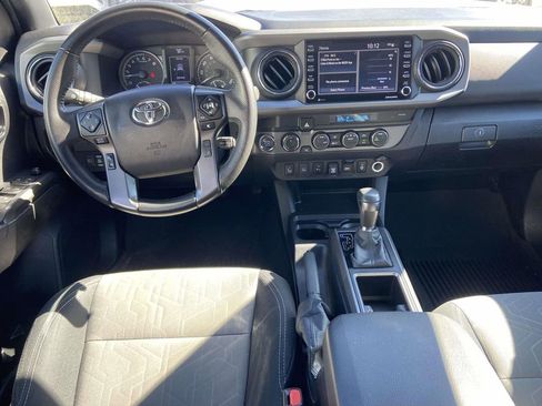 Used 2022 Toyota Tacoma TRD Sport w/ Technology Package AWD/4WD image 11