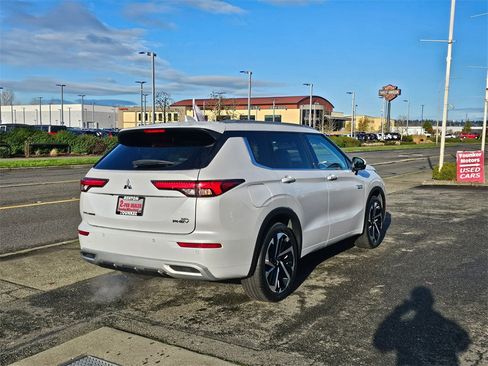 Used 2023 Mitsubishi Outlander SEL image 5
