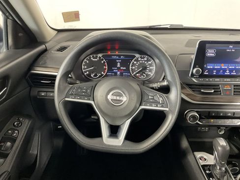 Used 2024 Nissan Altima 2.5 SV AWD/4WD image 12