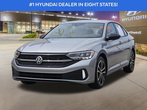 Used 2024 Volkswagen Jetta Sport FWD image 2