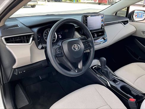 Used 2022 Toyota Corolla LE image 17