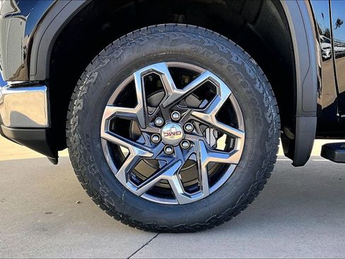 New 2026 GMC Sierra 1500 SLT image 35
