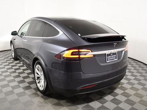 Used 2019 Tesla Model X image 4