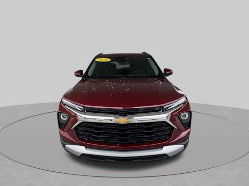 Used 2024 Chevrolet TrailBlazer LT w/ LT Cold Weather Package FWD image 3