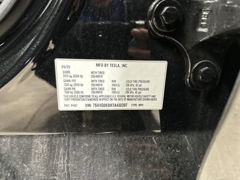 Used 2026 Tesla Model Y 2WD image 35