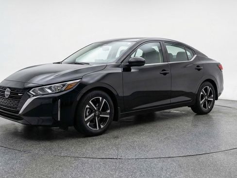 Used 2025 Nissan Sentra SV FWD image 3