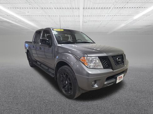 Used 2020 Nissan Frontier SV w/ Midnight Edition Floor Mats image 4