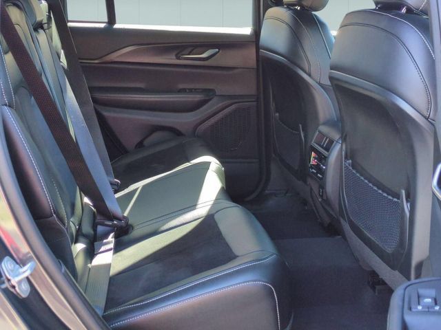 Used 2023 Jeep Grand Cherokee Altitude AWD/4WD image 29
