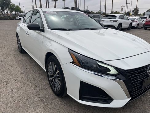 Used 2025 Nissan Altima 2.5 SV FWD image 9