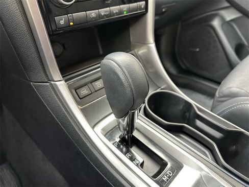 Used 2022 Subaru Ascent Limited w/ Technology Package image 18