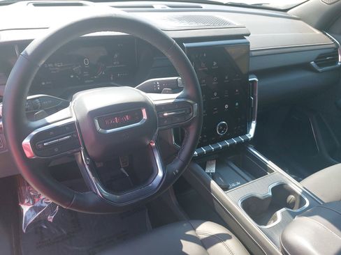 Used 2024 GMC Acadia Elevation w/ Luxury Package FWD image 18