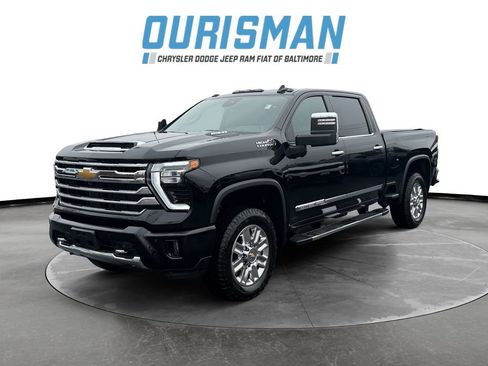 Used 2025 Chevrolet Silverado 2500 High Country w/ High Country Premium Package image 2
