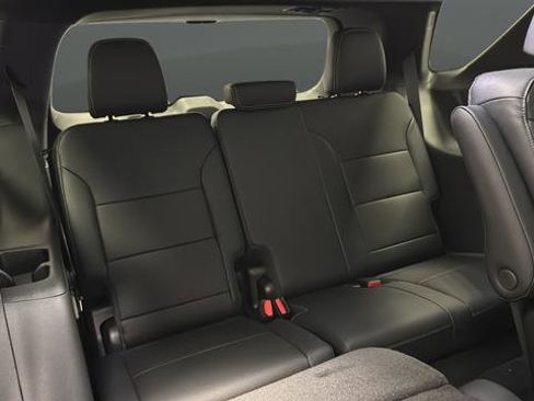 New 2026 Chevrolet Traverse LT image 2