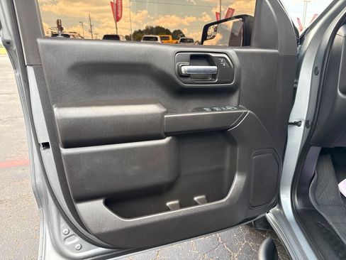 Used 2024 Chevrolet Silverado 1500 Custom w/ Turbomax Blackout Package RWD image 10