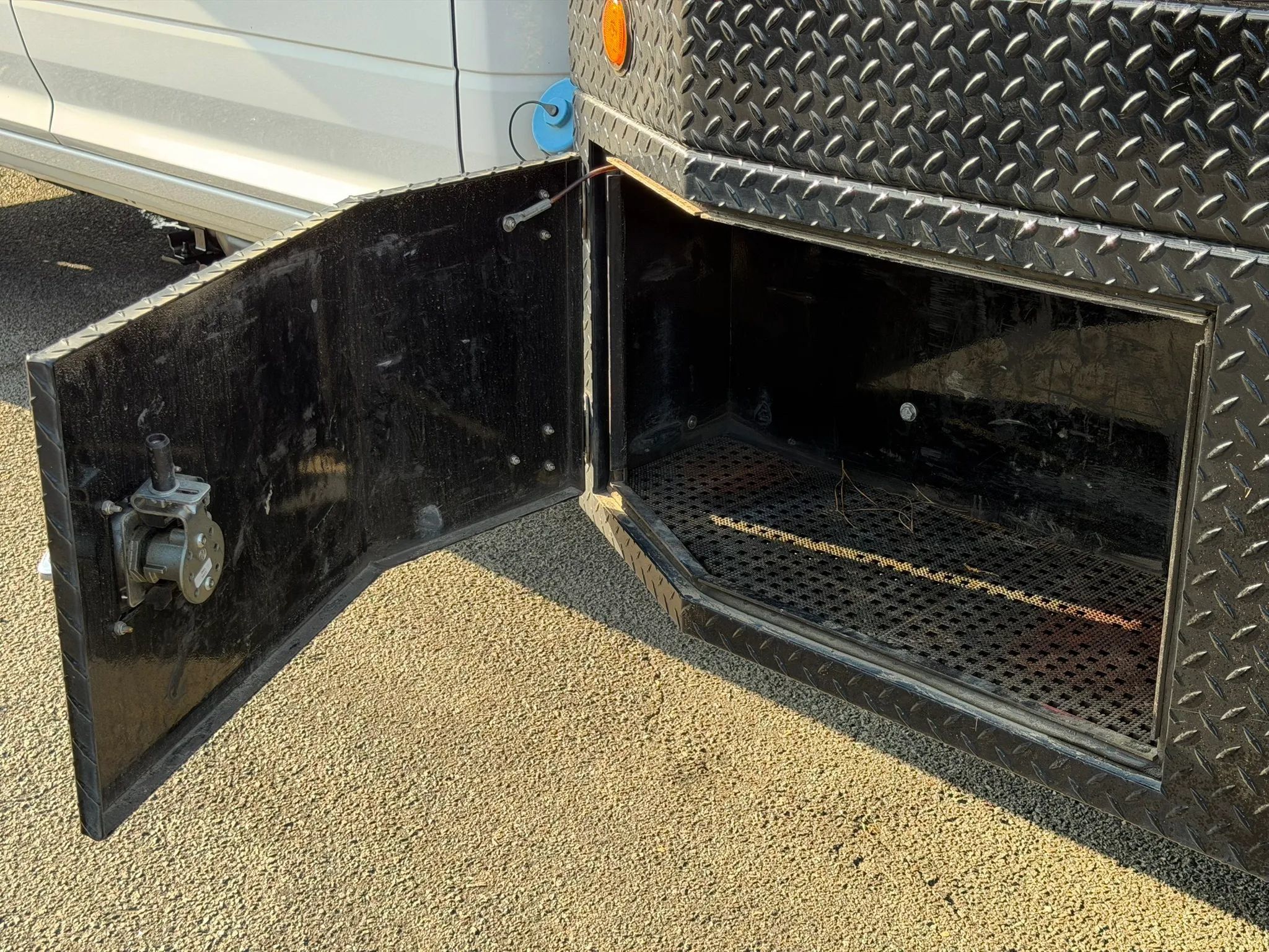 Used 2020 RAM 3500 Tradesman w/ Chrome Appearance Group AWD/4WD image 11