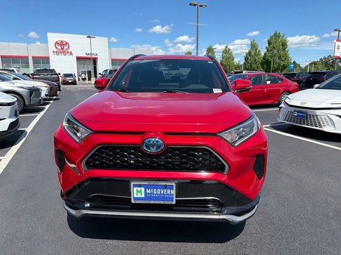 Used 2021 Toyota RAV4 SE AWD/4WD image 2