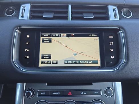Used 2016 Land Rover Range Rover Sport SE image 23