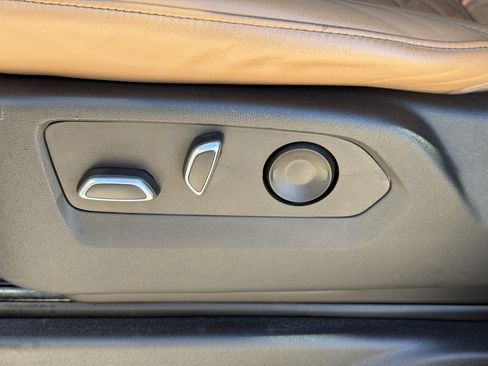 Certified 2022 Cadillac Escalade Premium Luxury w/ Performance Package image 21