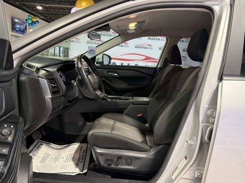 Used 2025 Nissan Rogue SV image 27