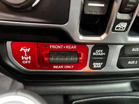 Used 2020 Jeep Gladiator Rubicon AWD/4WD image 41