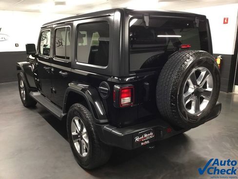 Used 2022 Jeep Wrangler Unlimited Sahara w/ Cold Weather Group AWD/4WD image 7