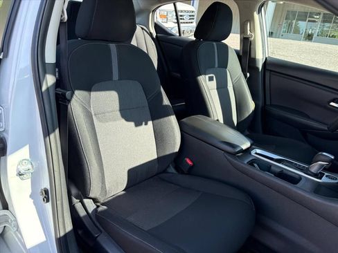 Used 2024 Nissan Sentra SV FWD image 17