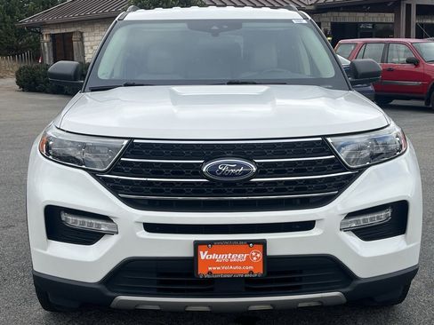 Used 2020 Ford Explorer XLT w/ Equipment Group 202A image 2