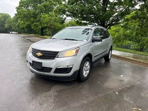 Used 2016 Chevrolet Traverse LS FWD image 3