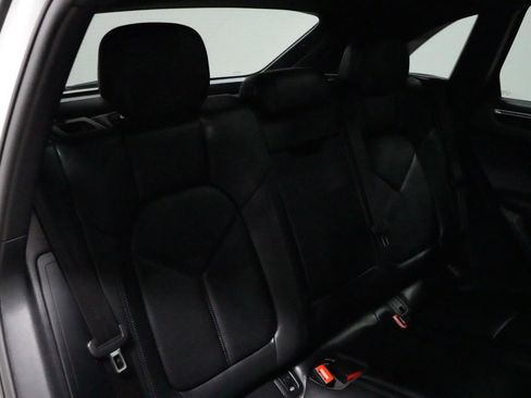 Used 2023 Porsche Macan S image 11