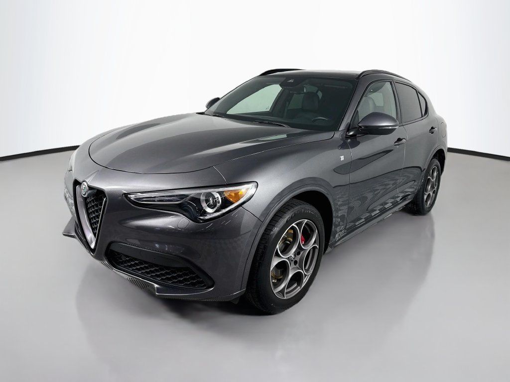 Used 2022 Alfa Romeo Stelvio Ti AWD/4WD image 1
