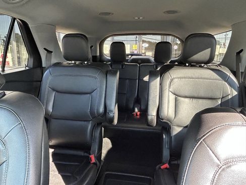 Used 2015 Chrysler 200 Limited image 12