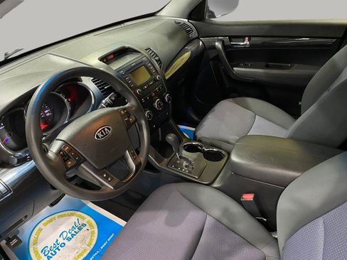 Used 2013 Kia Sorento LX w/ Convenience Pkg AWD/4WD image 10