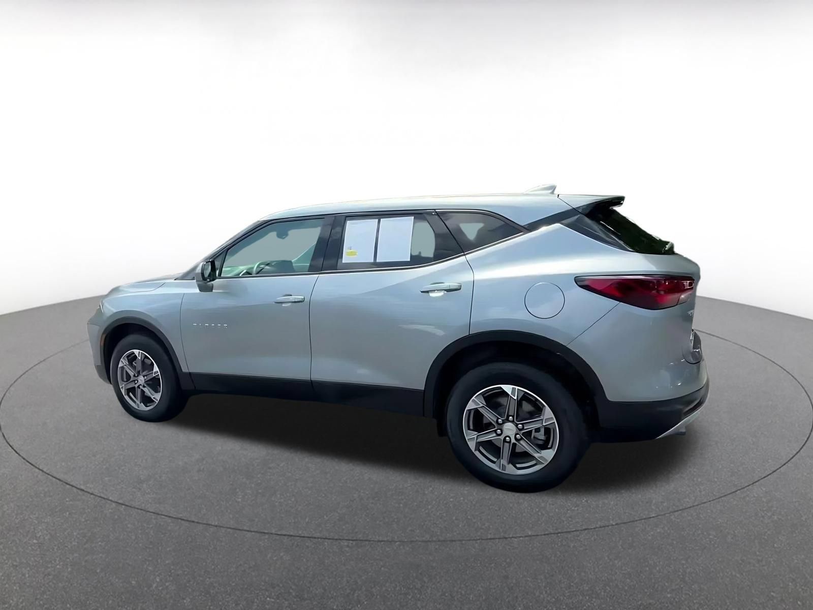 Used 2026 Chevrolet Blazer LT AWD/4WD image 9