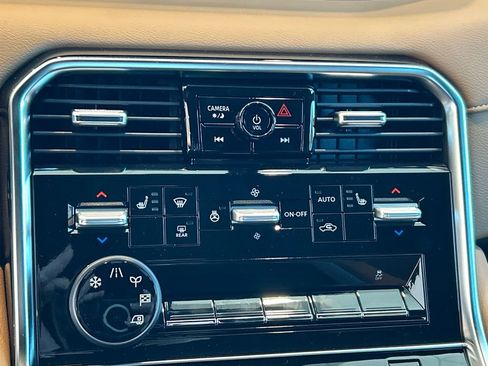 New 2026 Nissan Armada SL w/ Captain's Chari Seat Package image 12