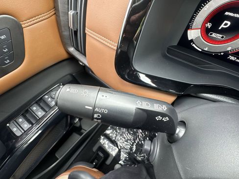 Certified 2026 Nissan Pathfinder Platinum AWD/4WD image 23