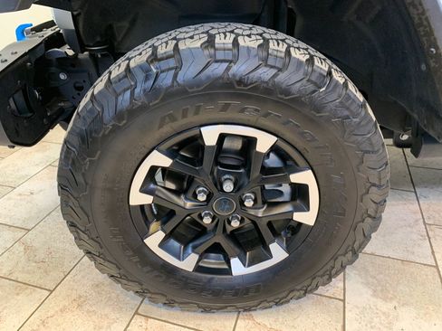 Used 2024 Jeep Wrangler Unlimited Rubicon 4xe AWD/4WD image 13