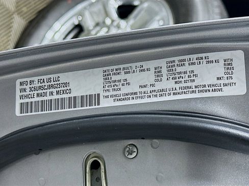 Used 2024 RAM 2500 Tradesman w/ Chrome Appearance Group image 35