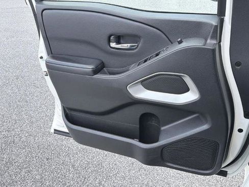 Certified 2025 Nissan Frontier SV RWD image 19