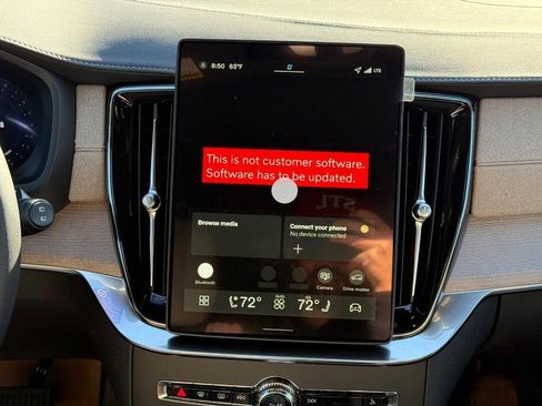 New 2026 Volvo XC90 B6 Ultra w/ Lounge Package image 9